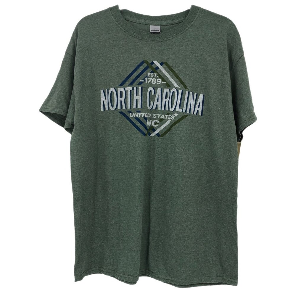 Gildan Green Graphic Tee | Perfect for Any Occasion